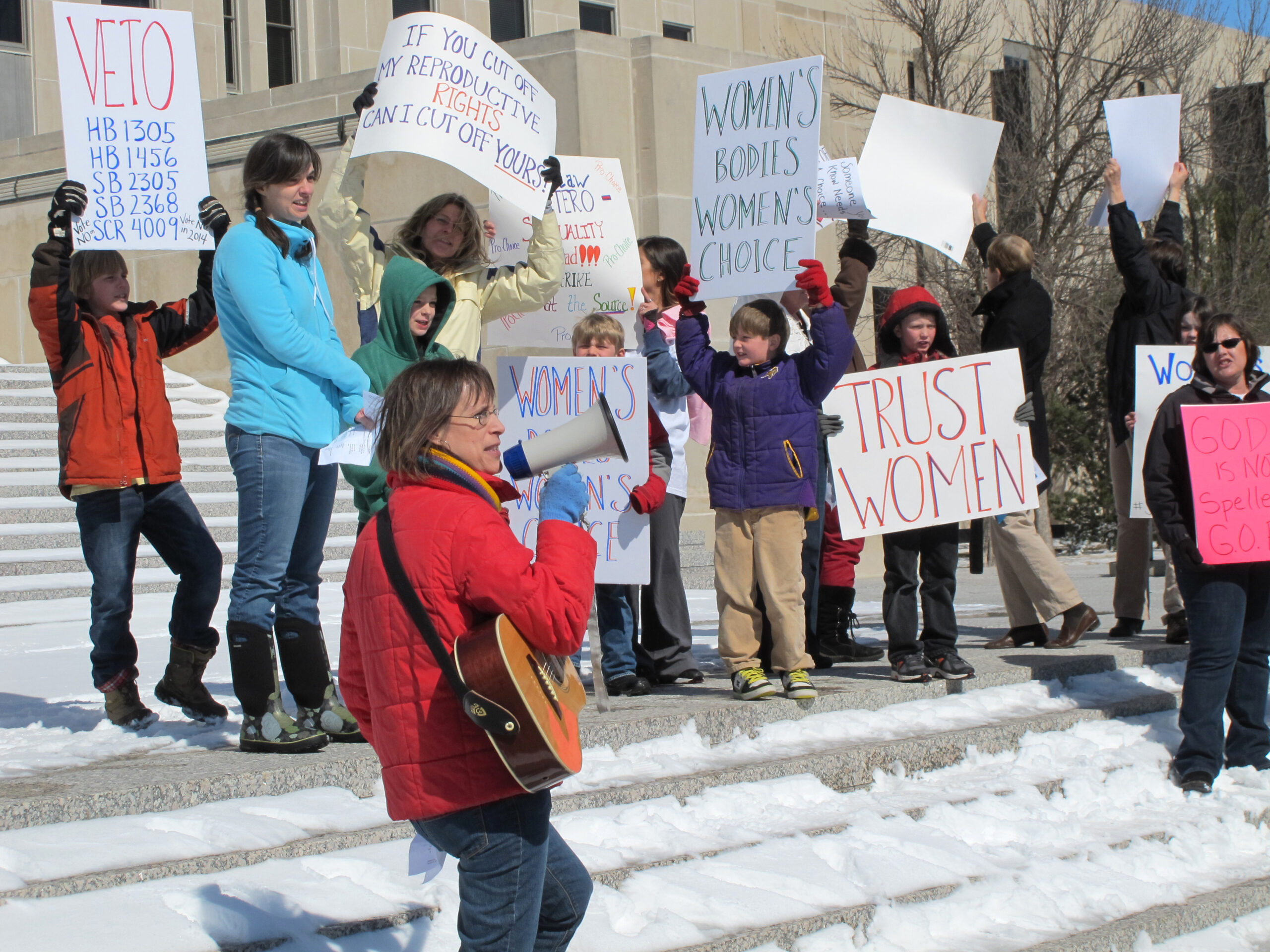 Rivals prepare for legal battle over abortion bans