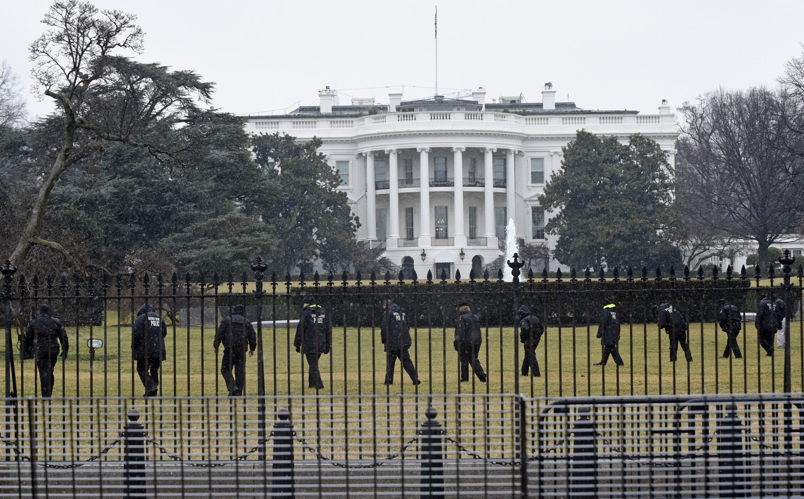 Small drone crashes on White House Ellipse