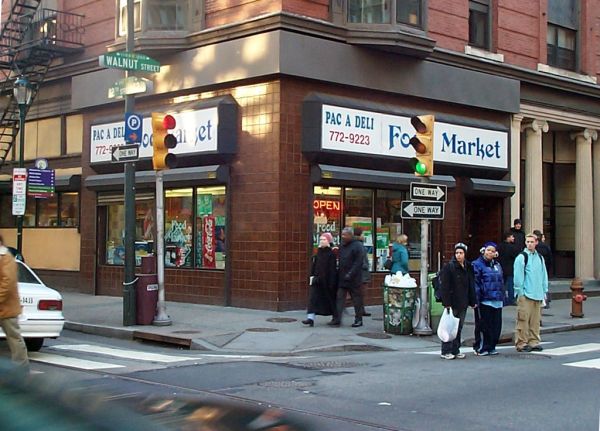 Afternoon Links: Philly Targets the Bodega, Top Rated Fake Restaurants, and Senatorial Tears