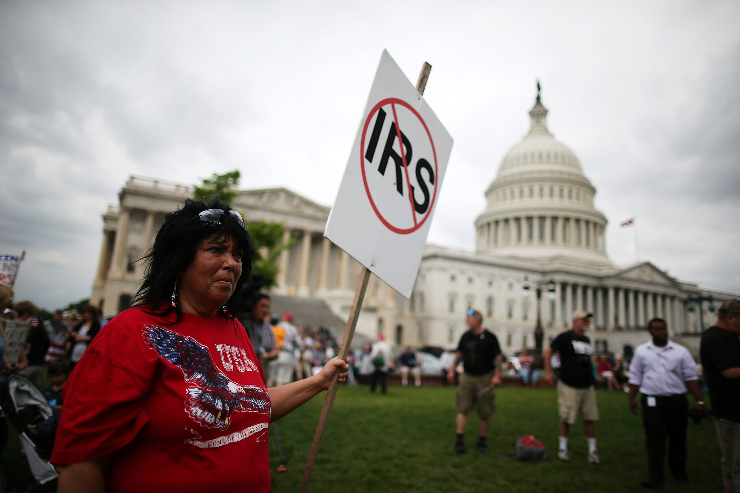 IRS agent: Tax agency is still targeting Tea Party groups