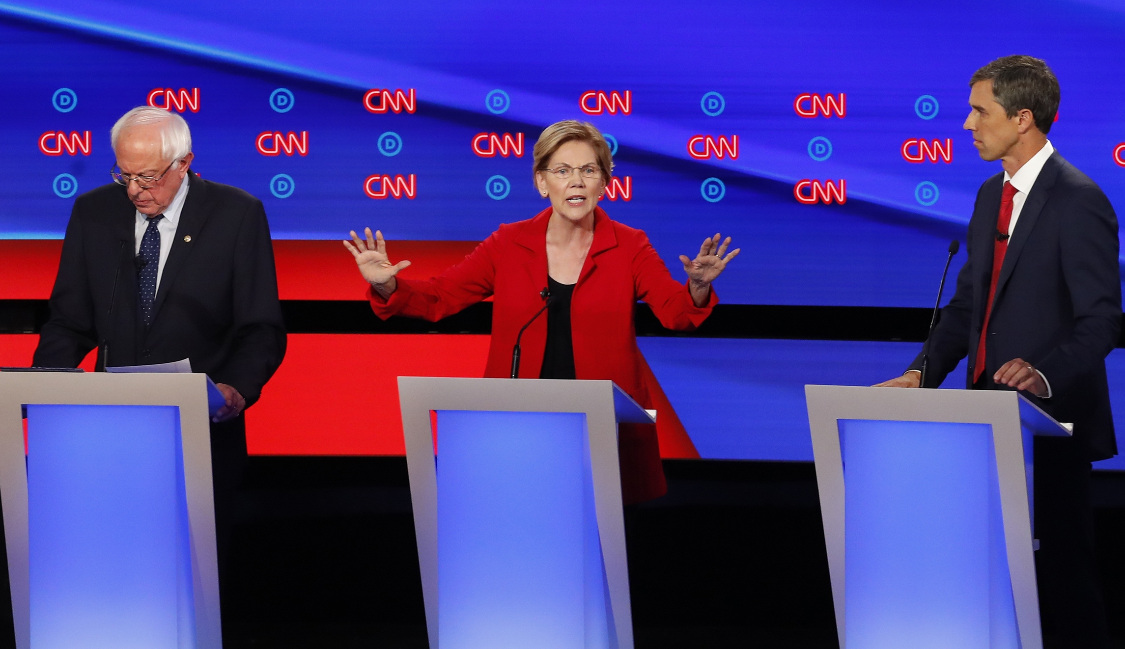Elizabeth Warren slams moderate Democrats: Why are you even running?