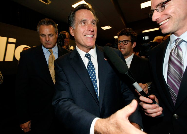 Cozy relationship with Wall Street hurts Romney