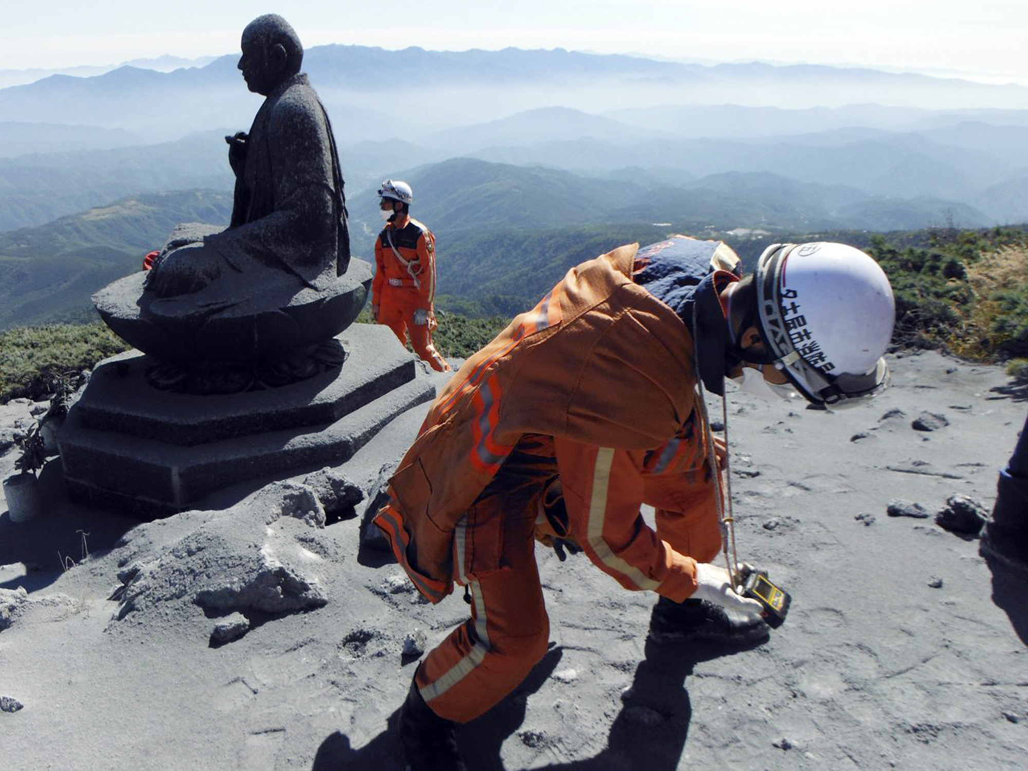 Luck, instinct determined fates of volcano hikers