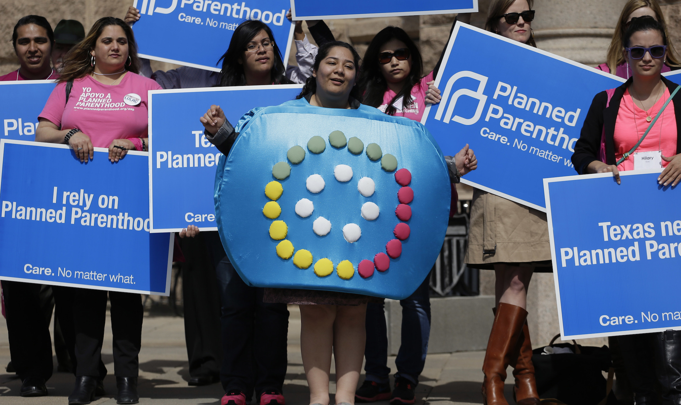 Texas judge blocks state from cutting Planned Parenthood funding