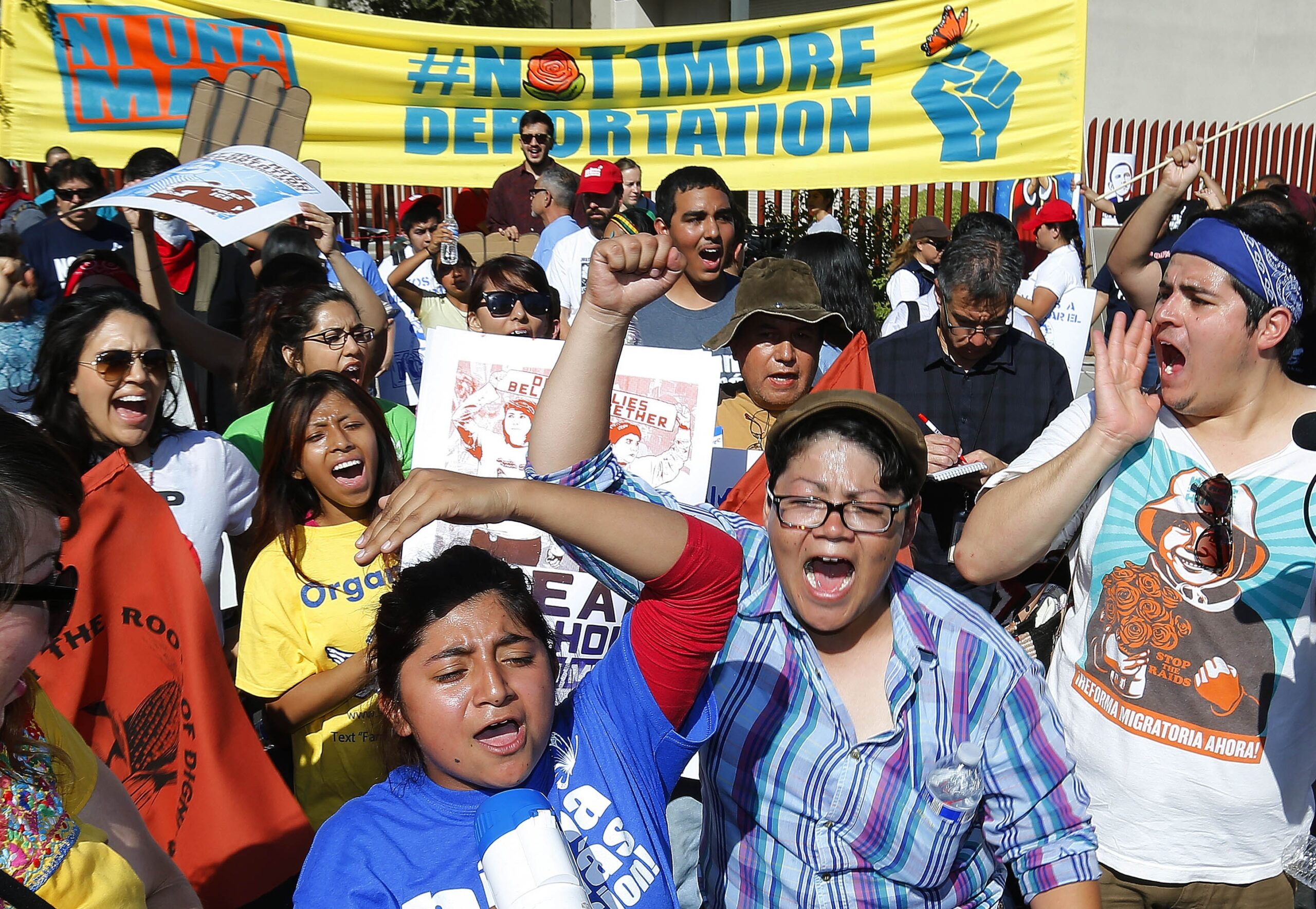 Crowd gathers in Phoenix to protest deportations
