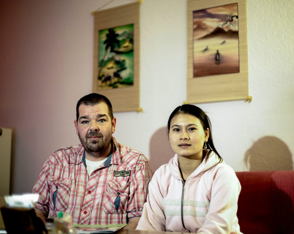 Married couples separated by German language test
