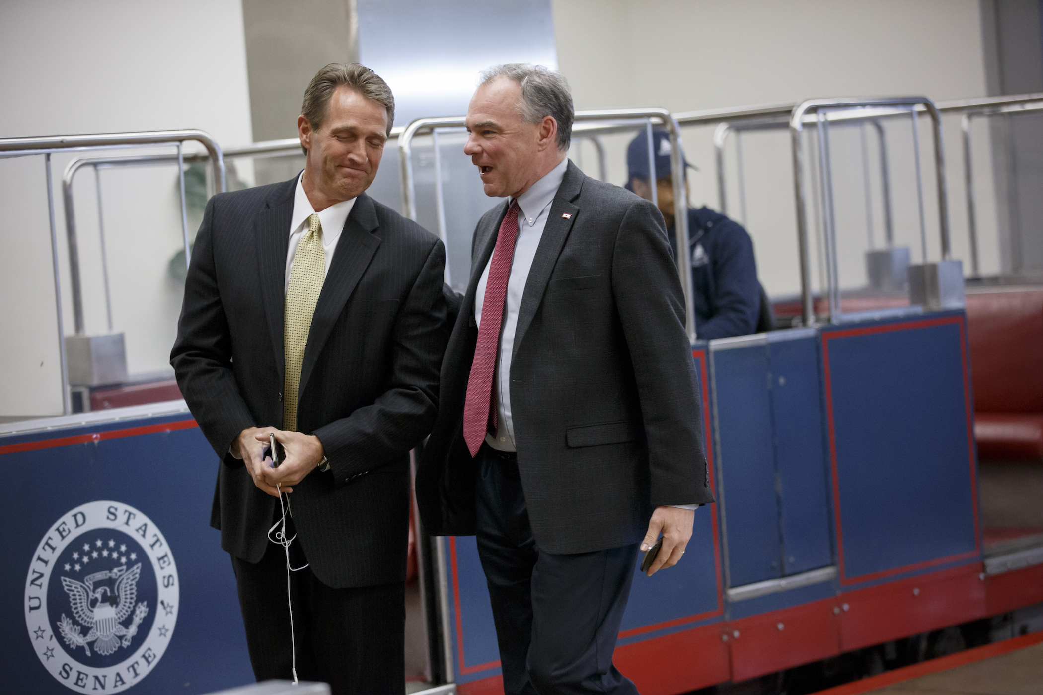 Bipartisan pair of senators to reveal new war authorization