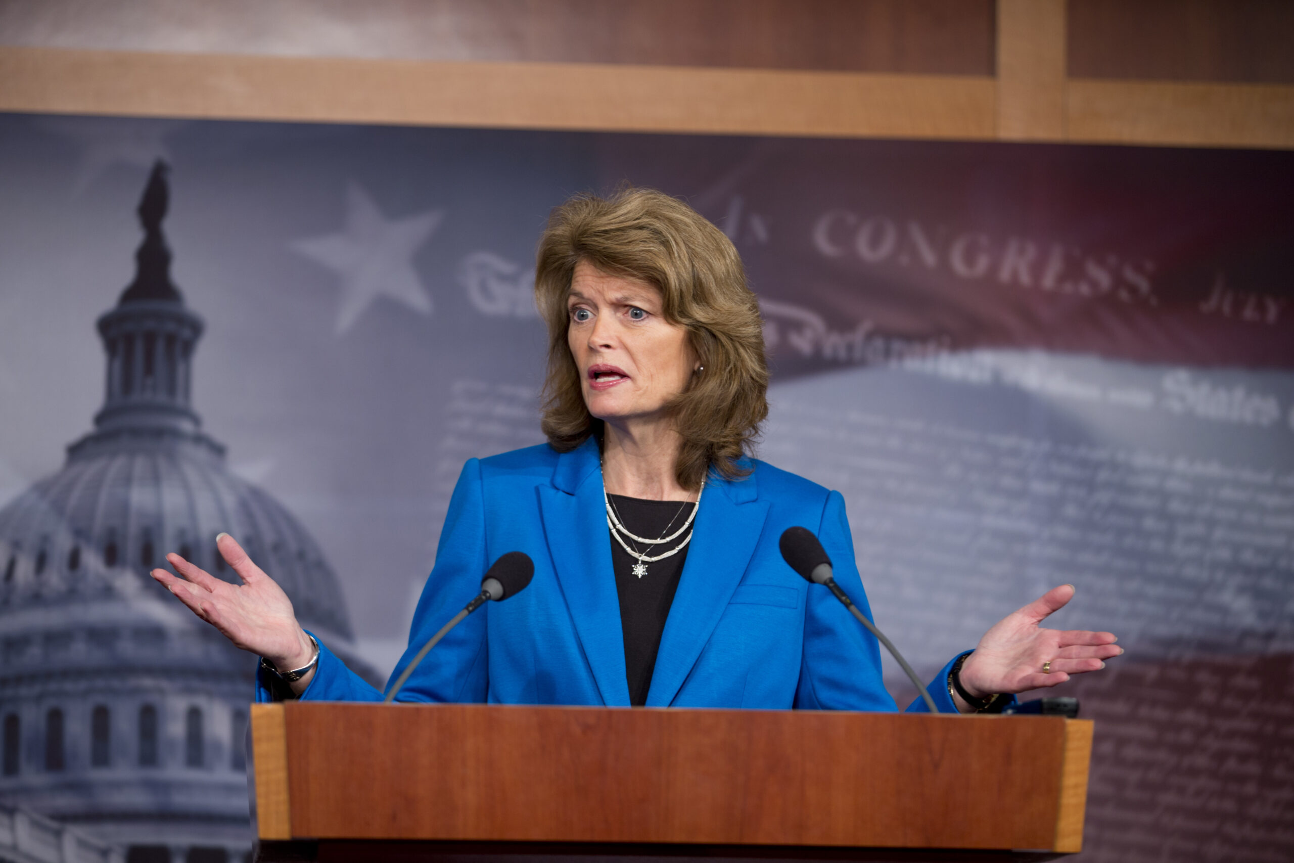 Lisa Murkowski walks a tightrope between energy development and environmental concerns