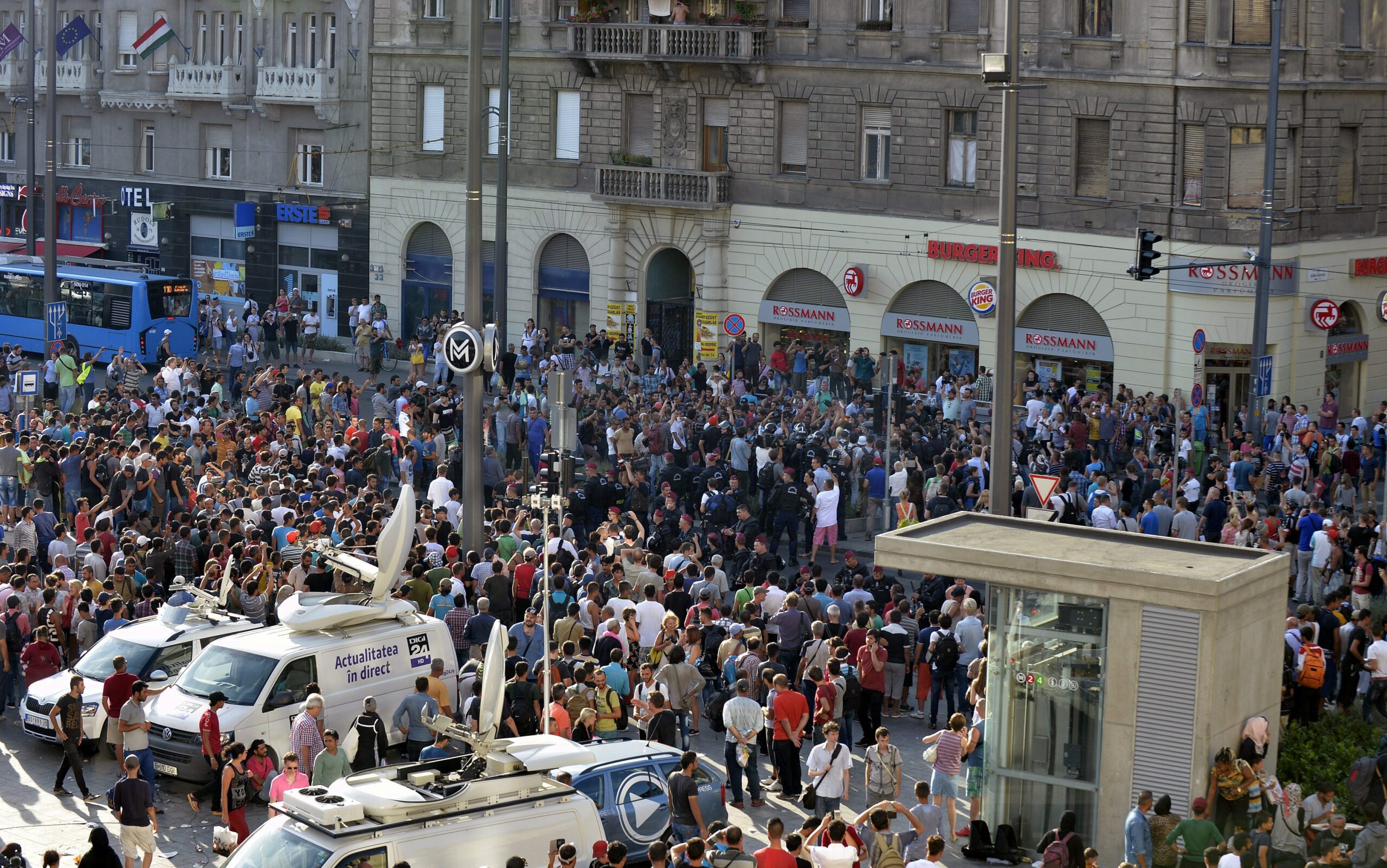 ‘Total chaos,’ ‘Germany’s problem:’ Europe fumbles massive refugee crisis
