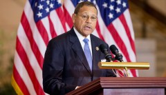 Democrat Sanford Bishop splurges at swanky private golf club tied to ethics investigation