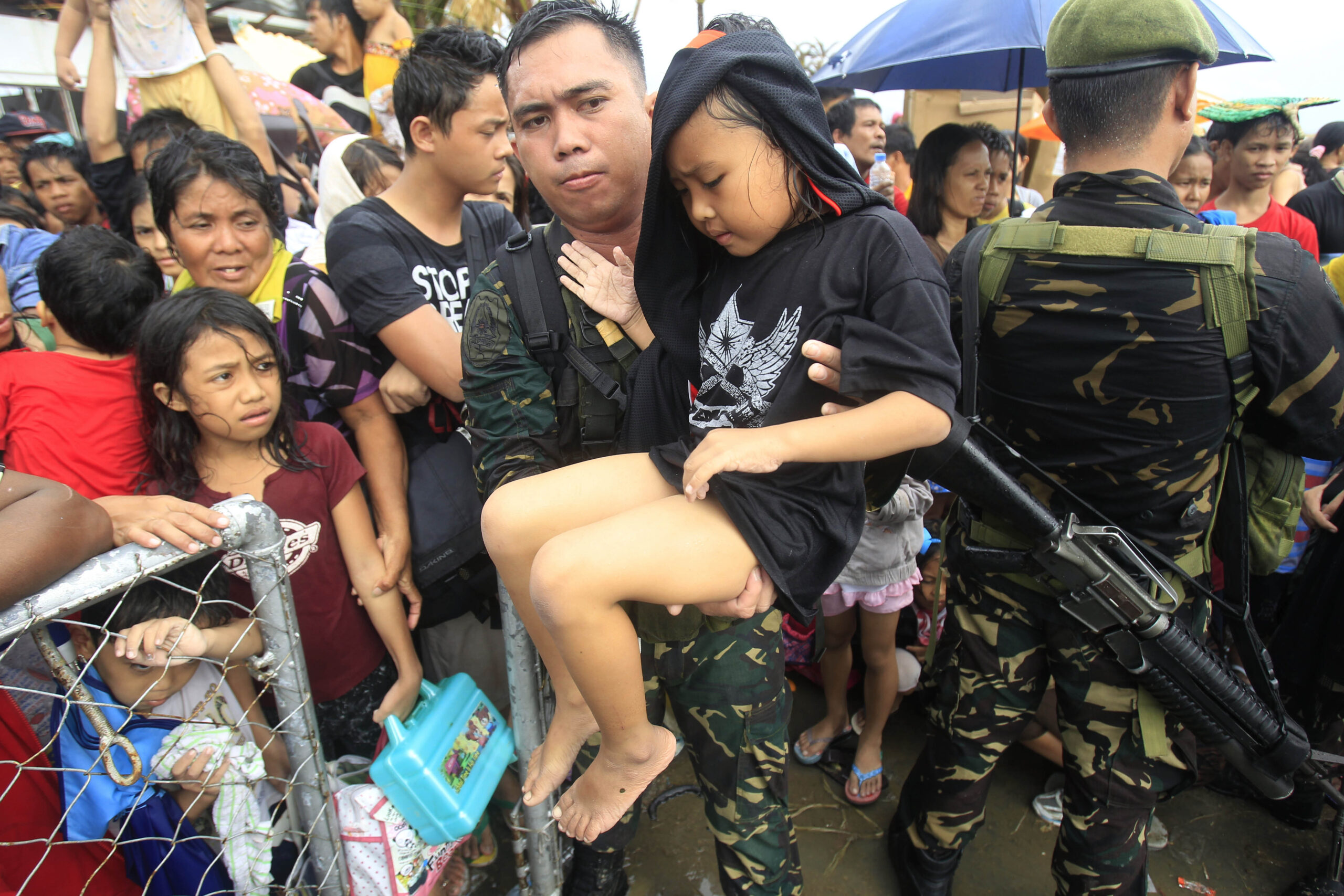 Obama offers condolences in call to Philippine president