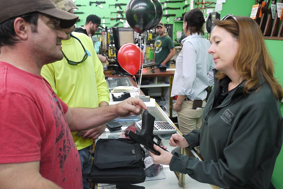 Illinois gun ban bill advances, poised to pass before end of lame-duck