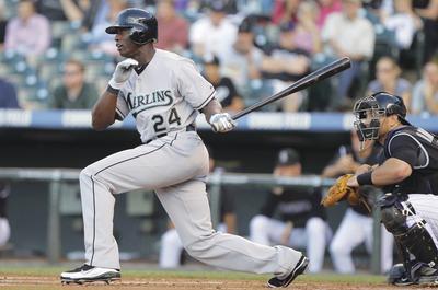 Nationals add Cameron for outfield depth