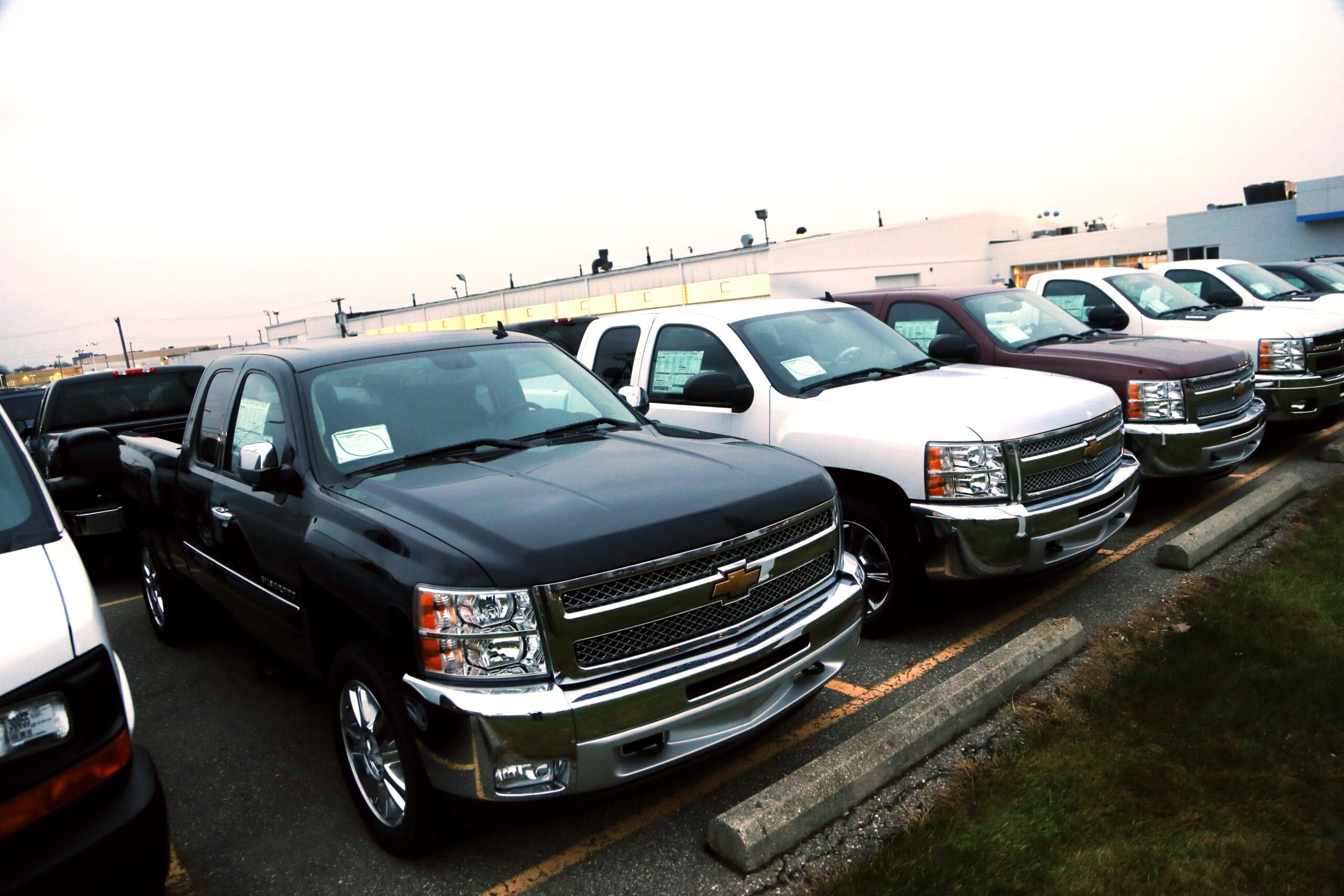 GM boosts pickup truck deals to shed inventory