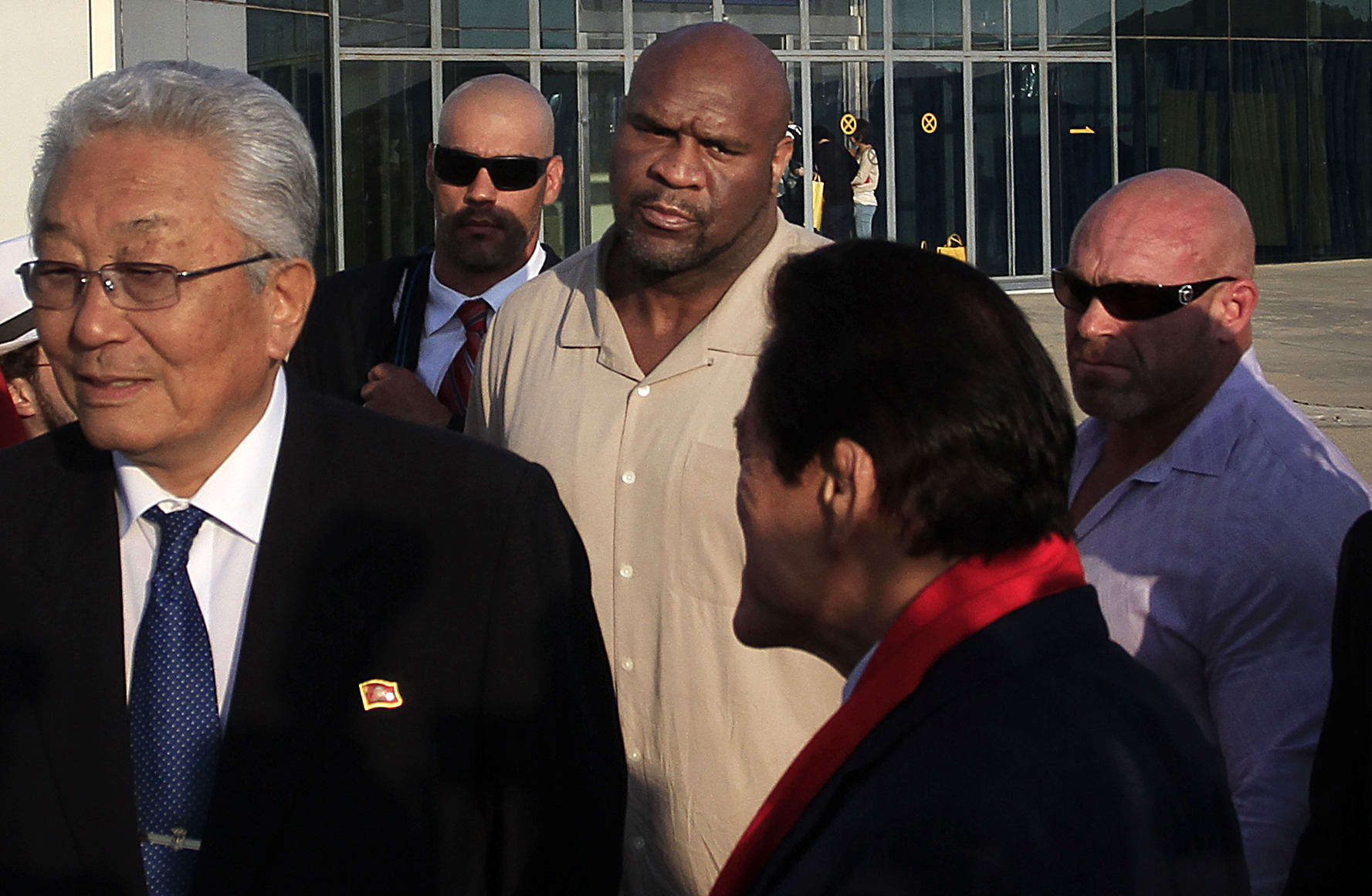 Japanese lawmaker, ex-NFL lineman in North Korea