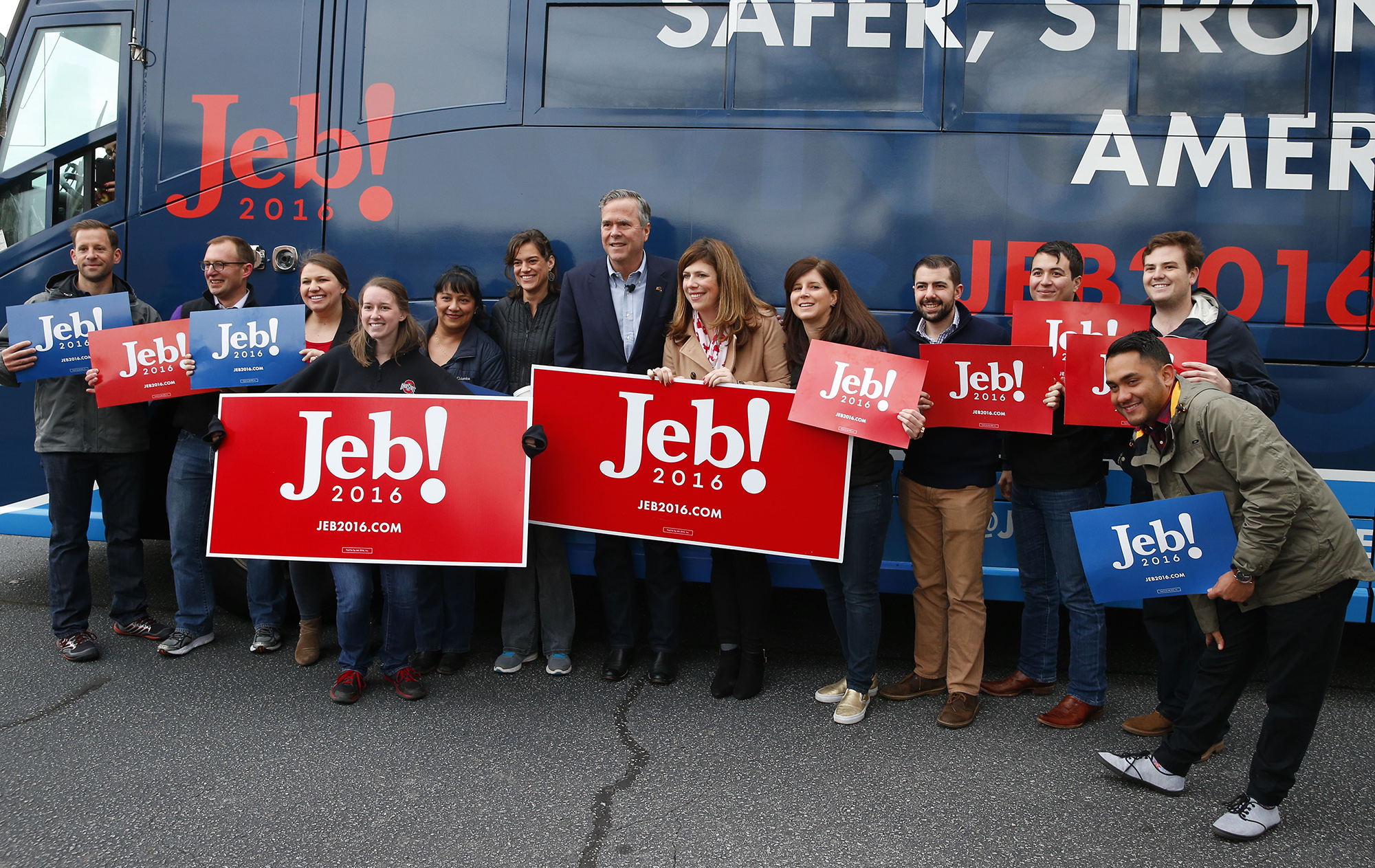 Clinton campaign begins targeting Bush donors