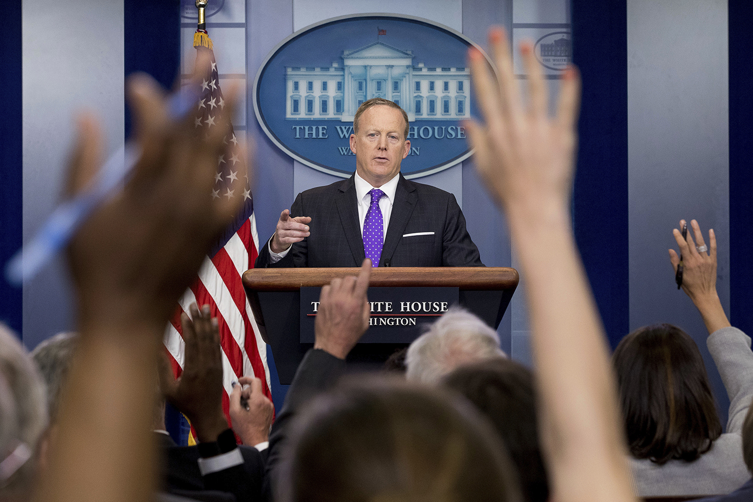 Spicer, the press confuse each other on 401(k)s