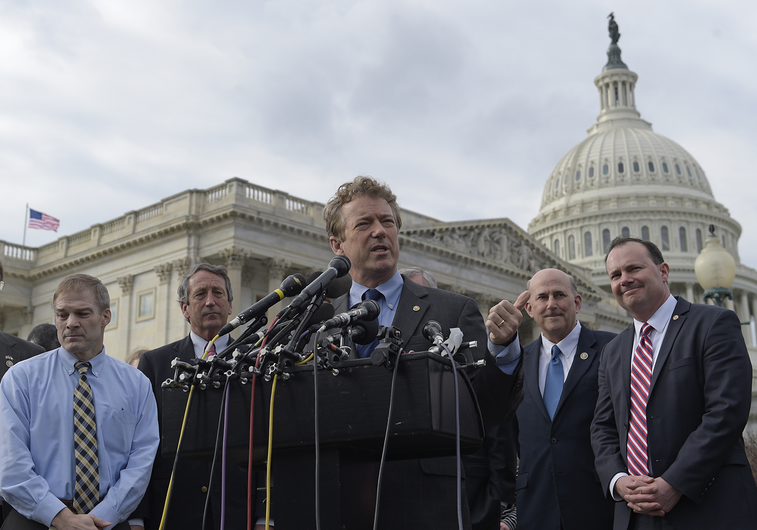 On Obamacare, conservatives in familiar fight with GOP leadership