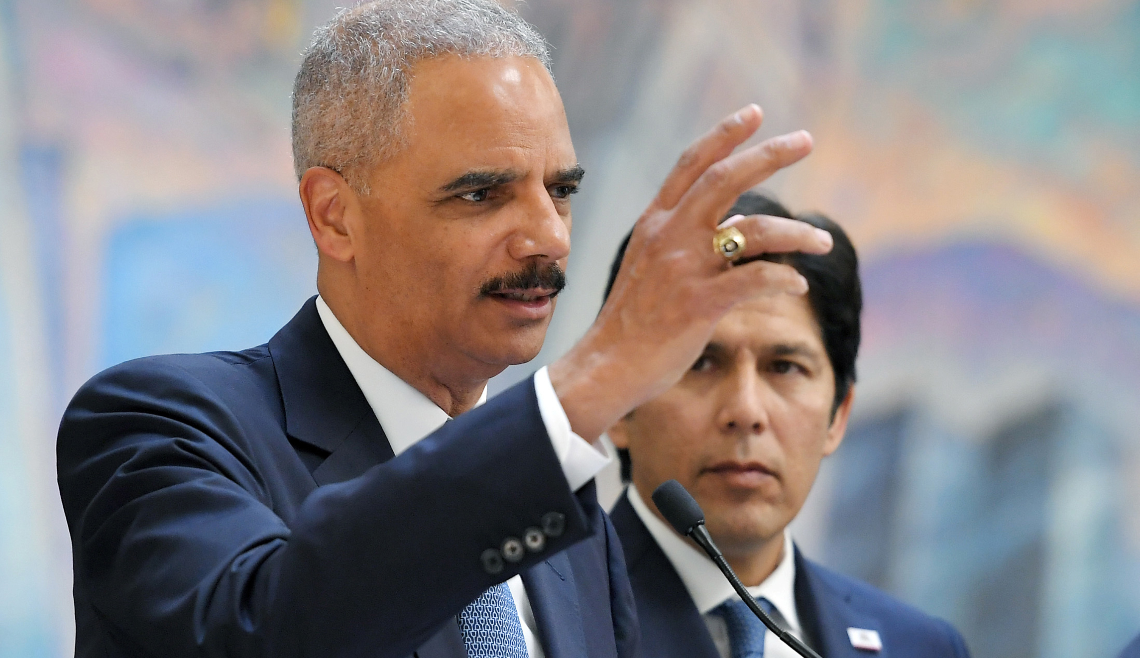 Eric Holder: Robert Mueller could prosecute Trump for obstruction of justice