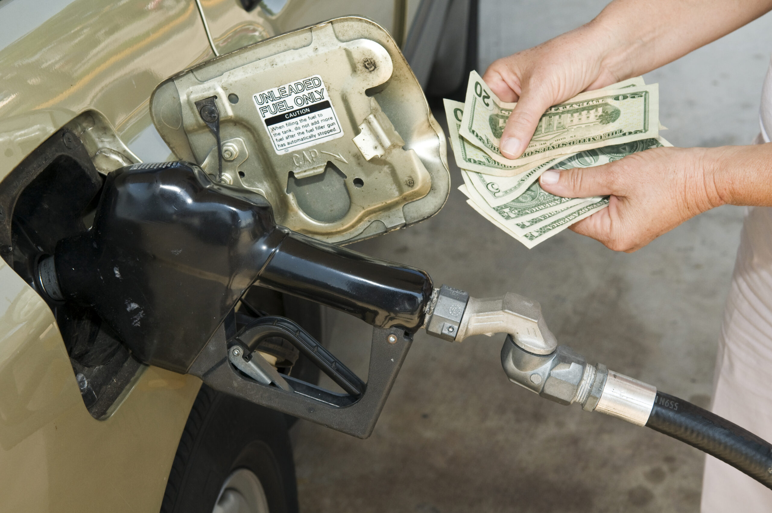 VIDEO: Senators propose a hike in federal gas tax