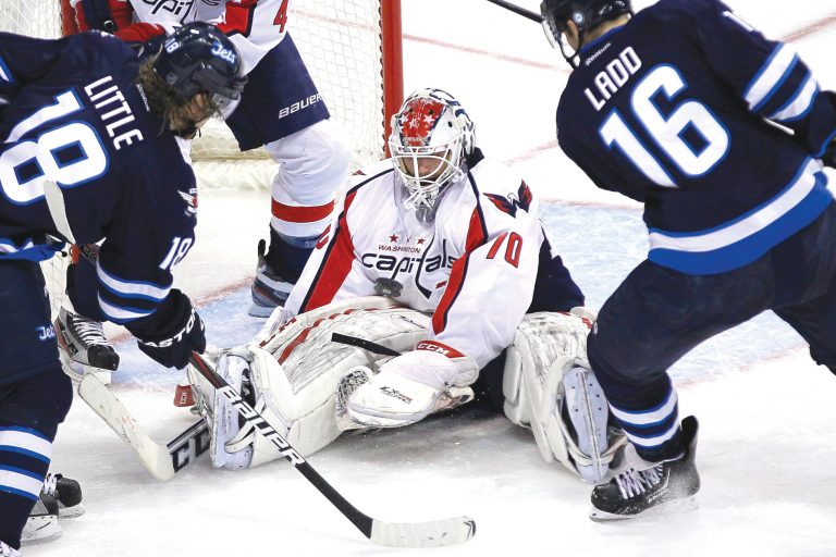 John Woods/AP/Canadian Press
Goalie Braden Holtby made 35 saves for his second shutout in three games as the Caps beat the Jets on the road Saturday.