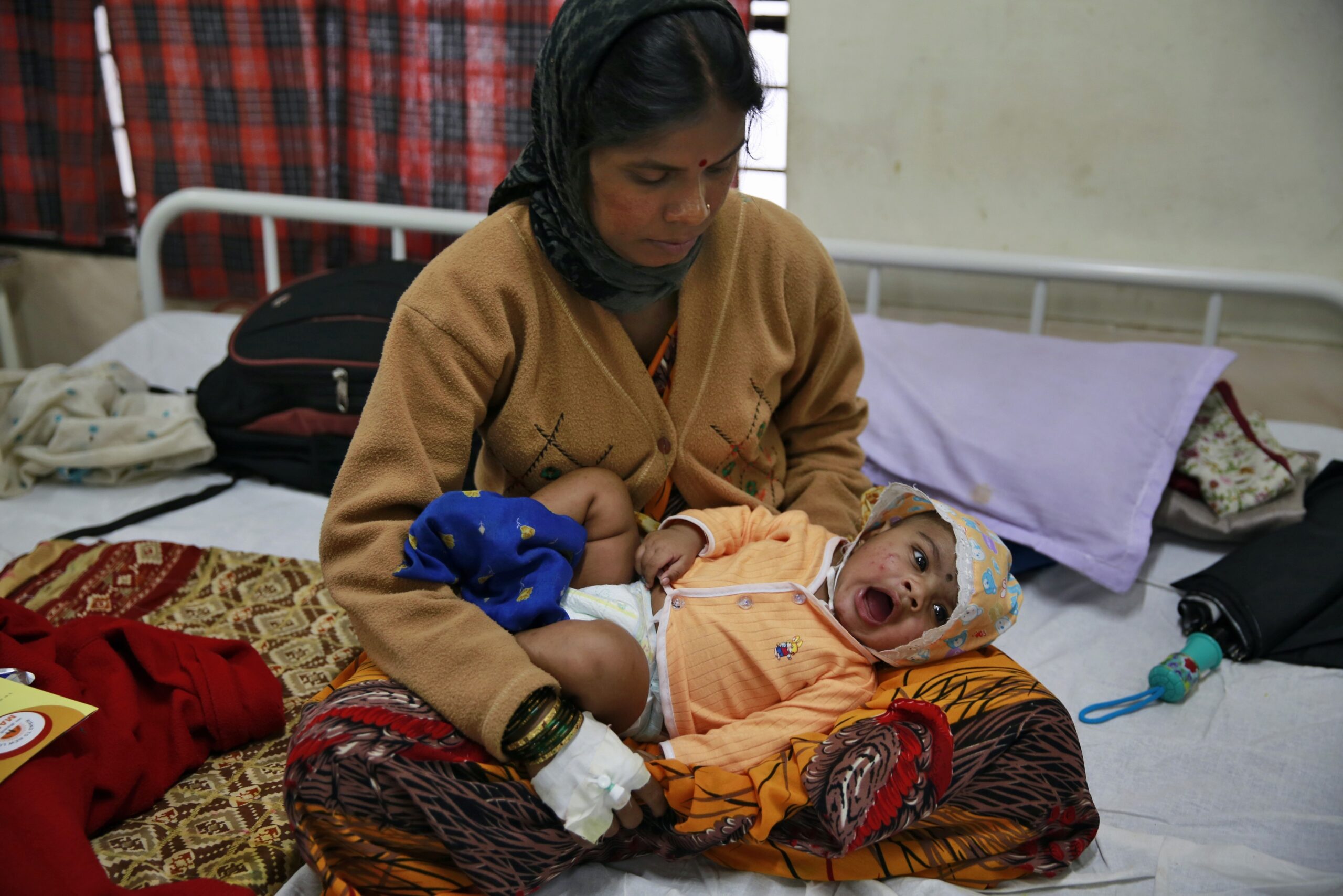 Hopes fading for scores buried in Indian landslide