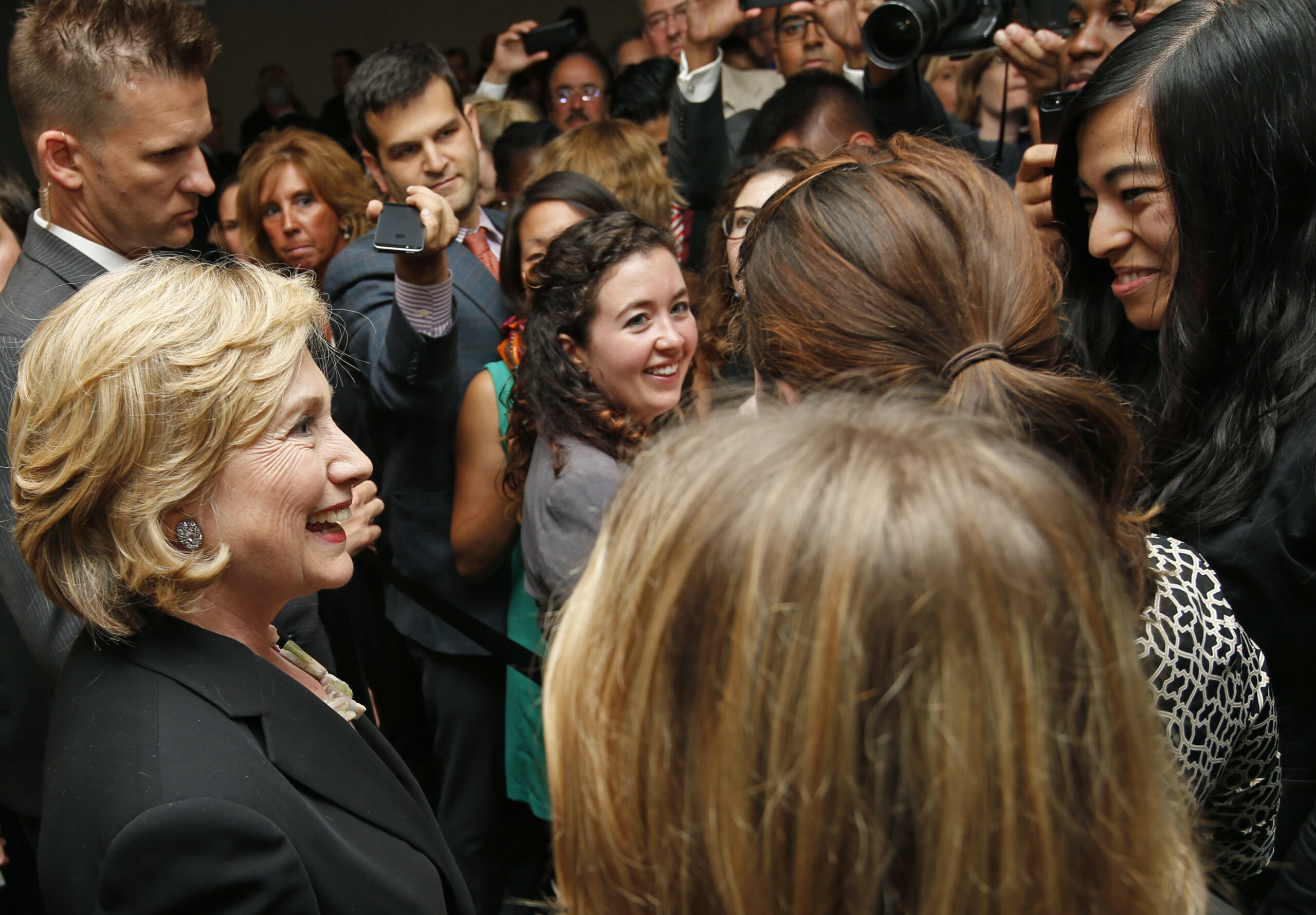 Clinton to fundraise in New Hampshire