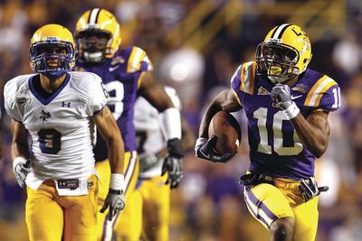 Chris Graythen/Getty Images
Wide receiver Russell Shepard sat out LSU's first three games because of an NCAA rule violation, but he will return Saturday.