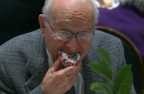 9-9-9 cupcake devoured on live TV