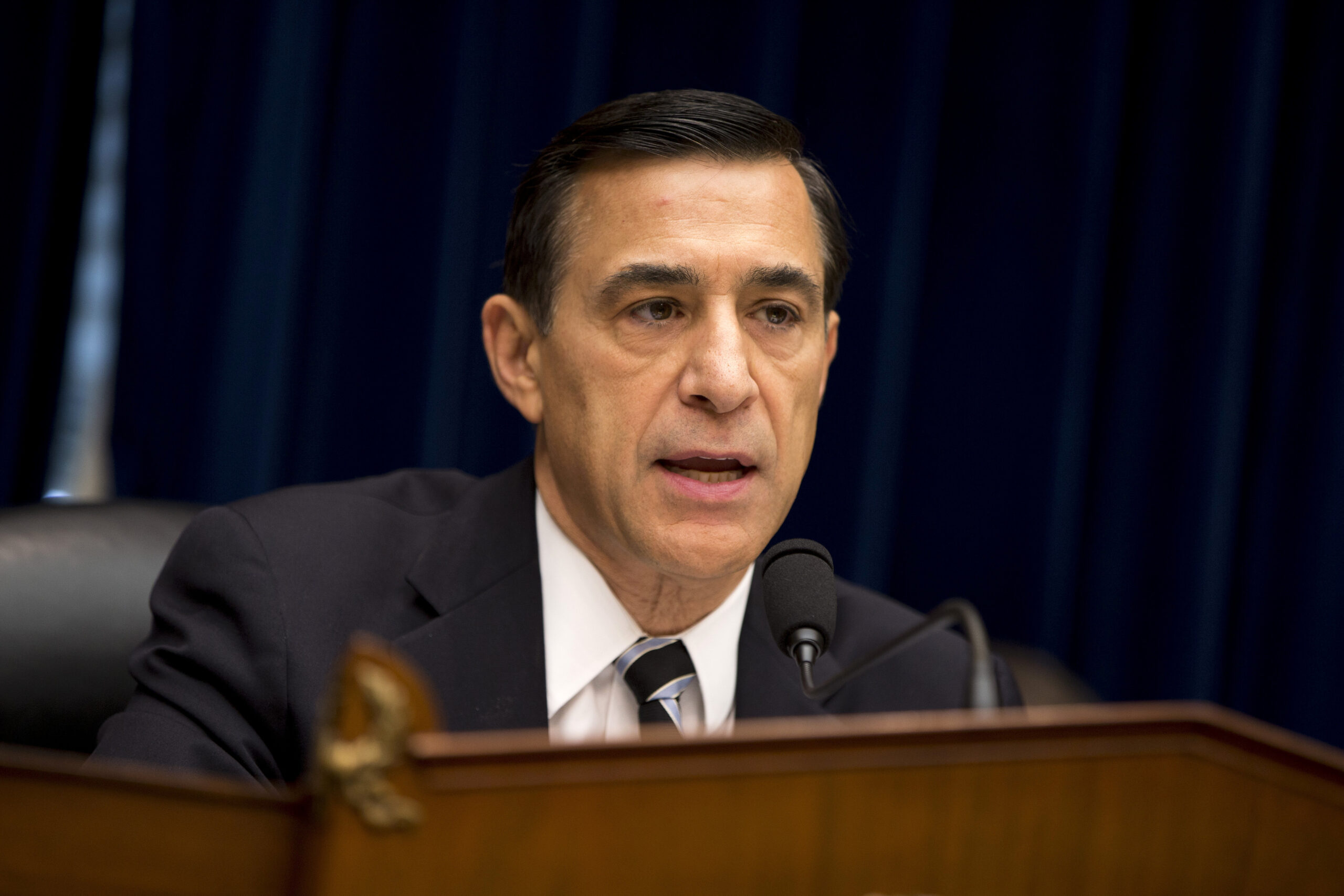 House committee threatens to subpoena administration over website failures
