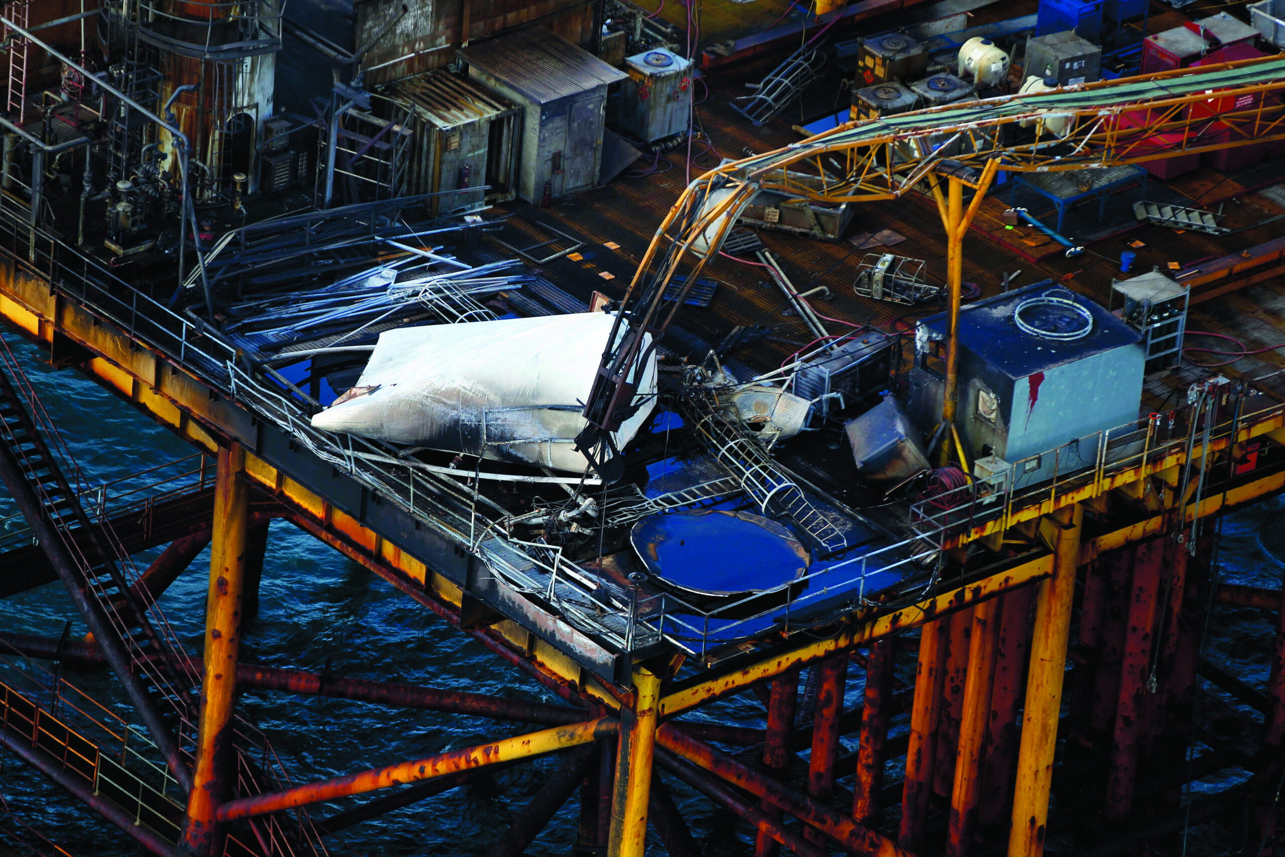 Co. looks for worker after oil rig fire in Gulf