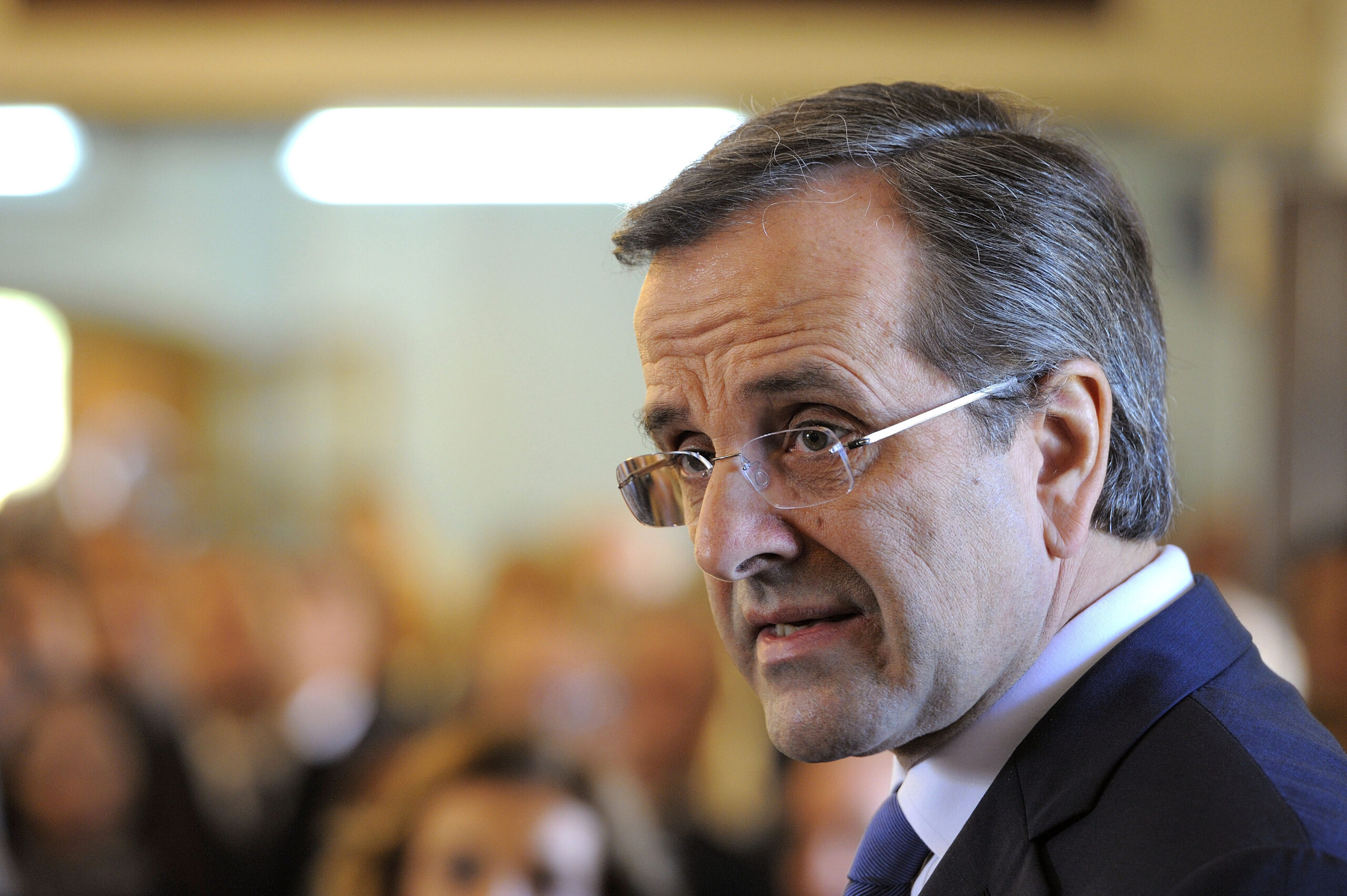 Greece extends bond buyback deadline for a day