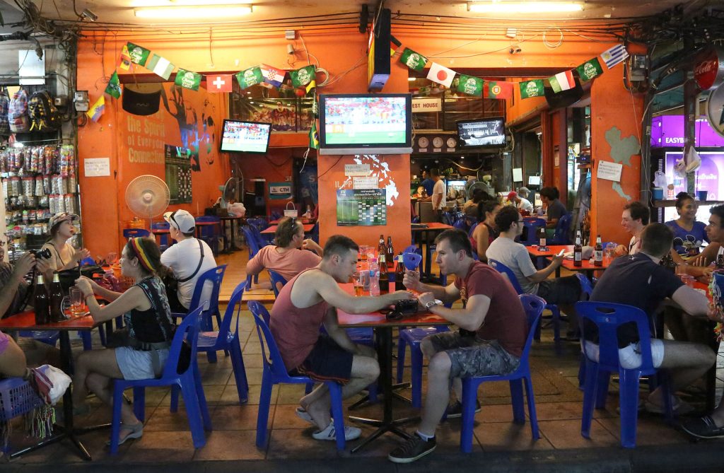 No curfew: Saturday night Bangkok-style is back