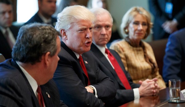 White House to convene opioid summit Thursday