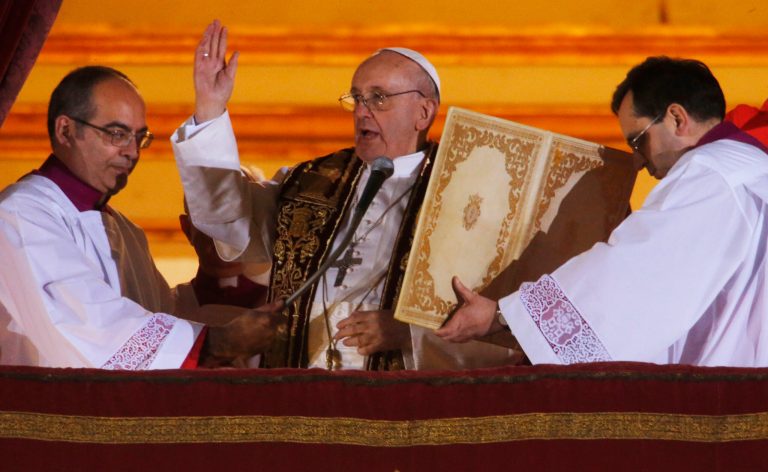 Obama welcomes Pope Francis