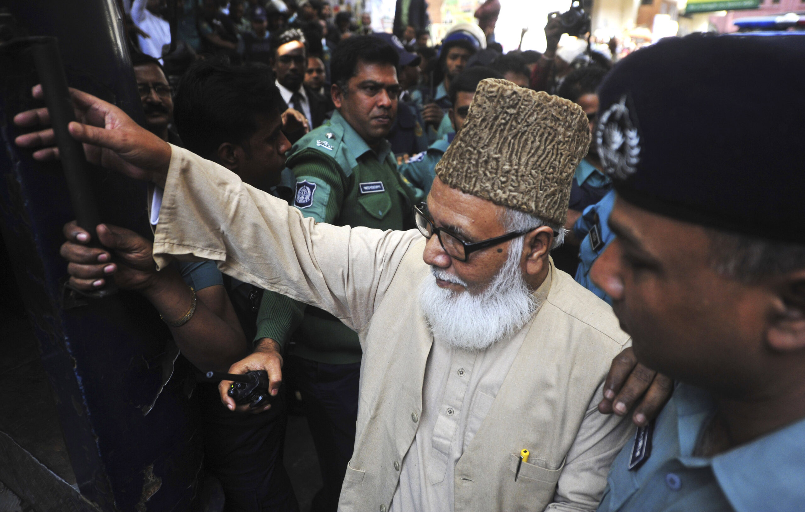 14 sentenced to death in Bangladesh arms smuggling