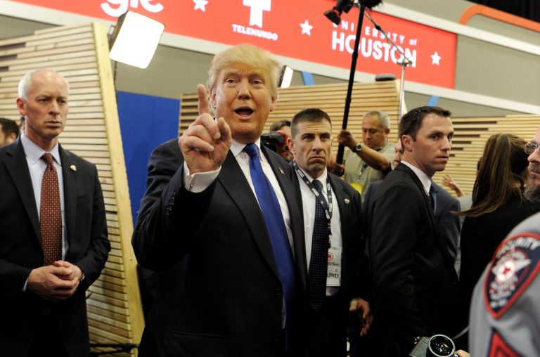 After the endorsement, front pages of news sites turned from Rubio's debate performance to Trump and Christie. (AP Photo/Pat Sullivan)