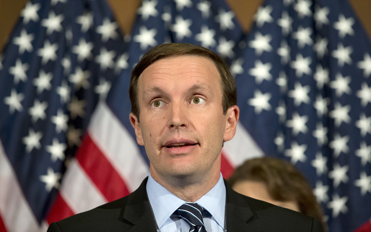 Chris Murphy wants Trump to come to Congress to explain foreign policy plan
