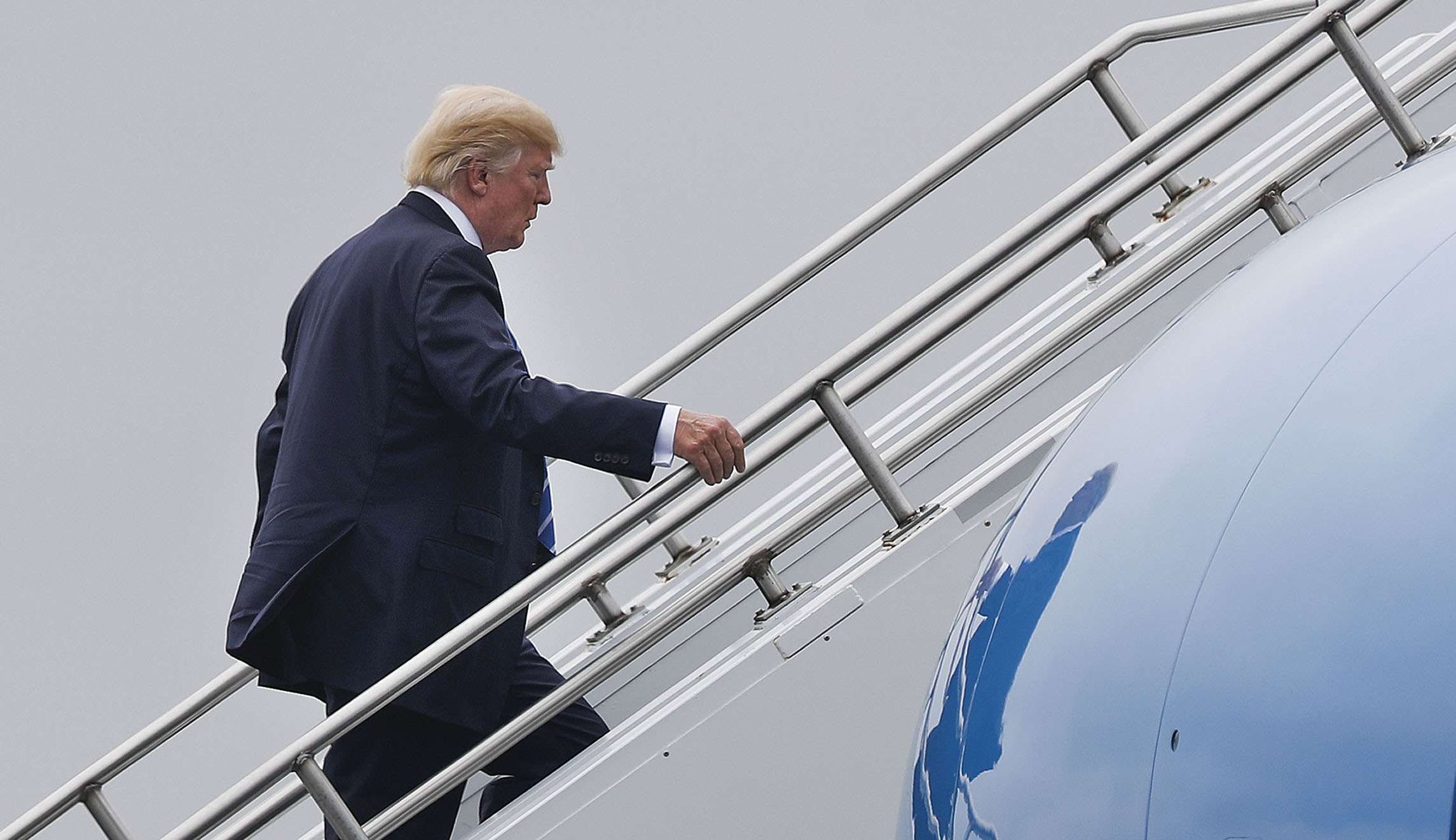 082217 trump travel usa photo