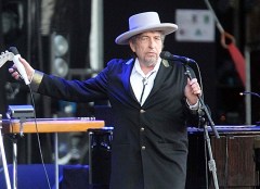 Bob Dylan sells entire song catalog to Universal in ‘landmark agreement’