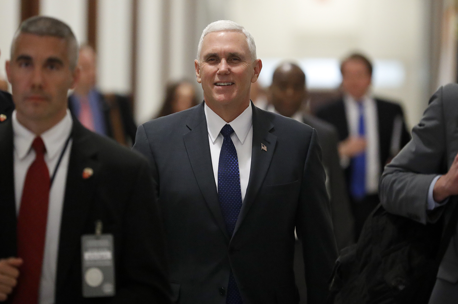 Pence tells U.S. mayors to expect an infrastructure spending boost