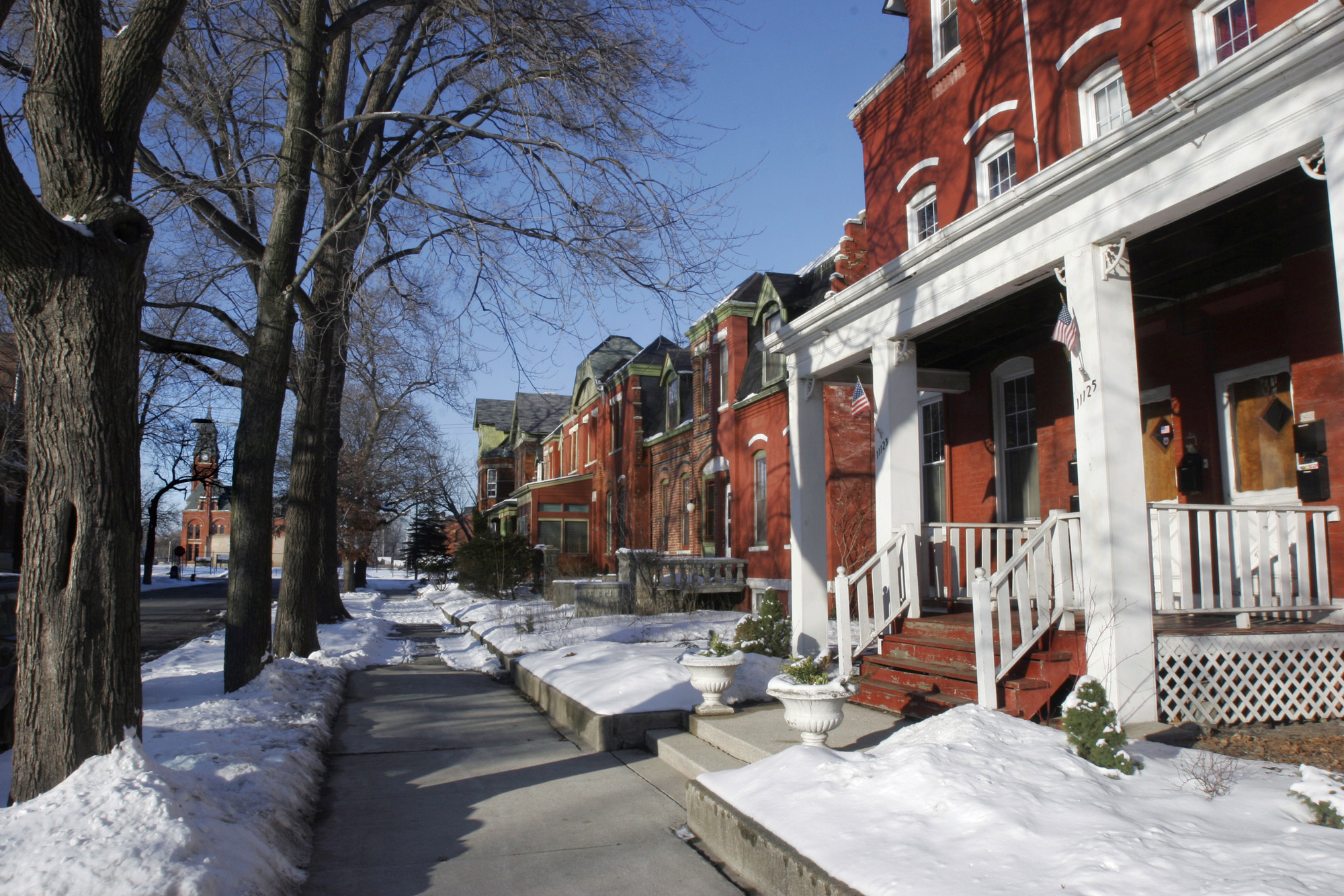 Park service director visits Pullman neighborhood