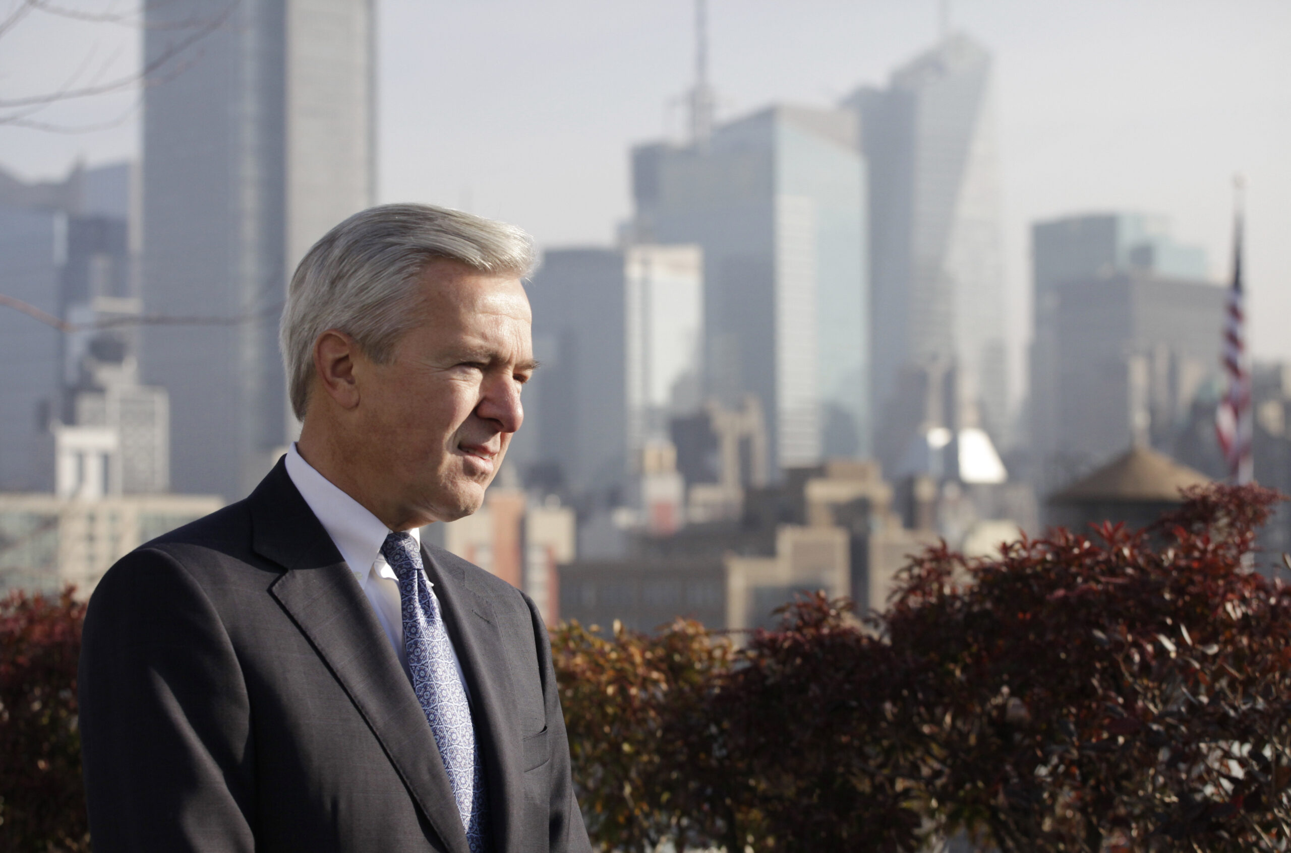 Wells Fargo boss talks bank fees, economy, taxes