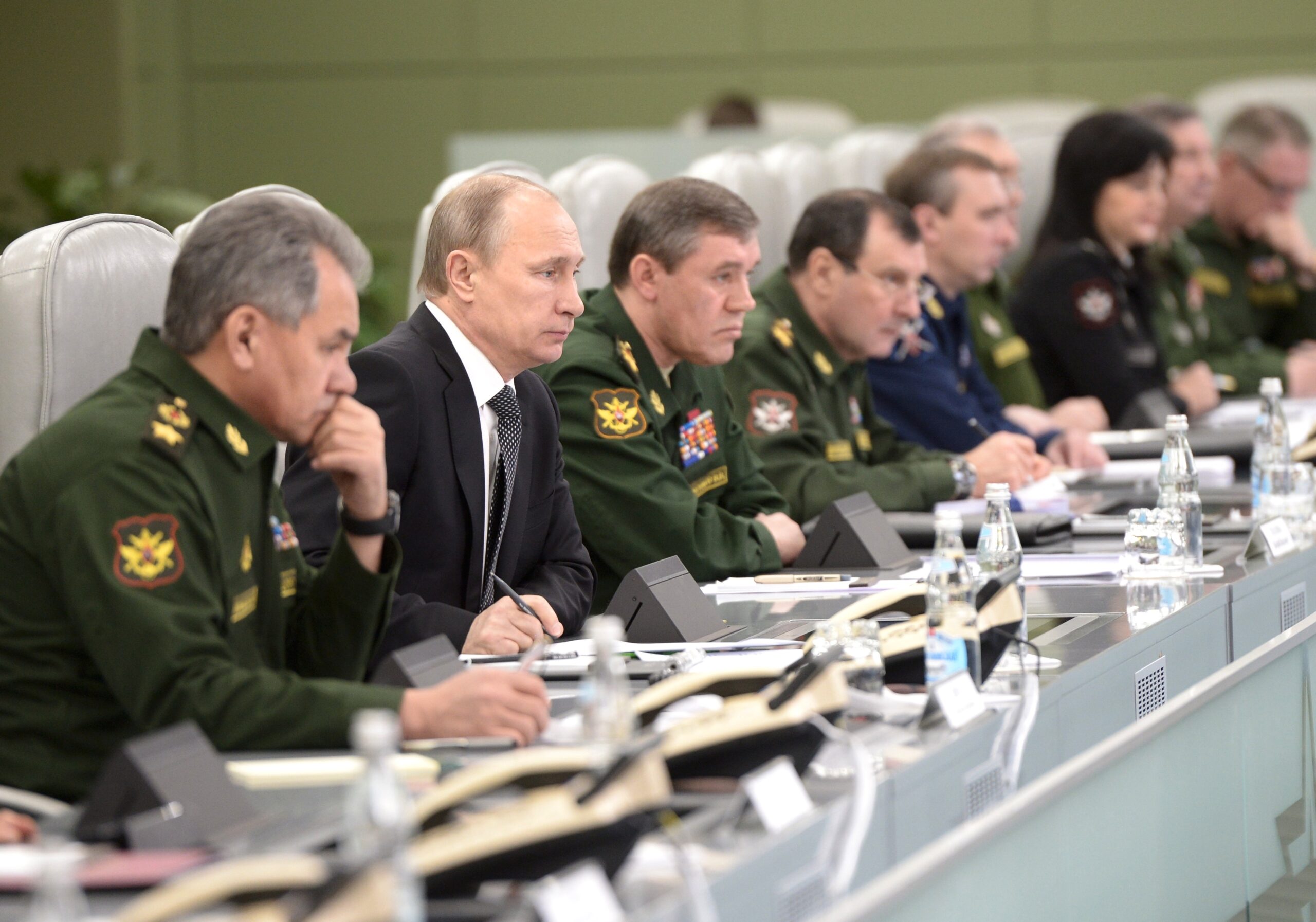 Putin extends unexpected peace offering to U.S. in media interview