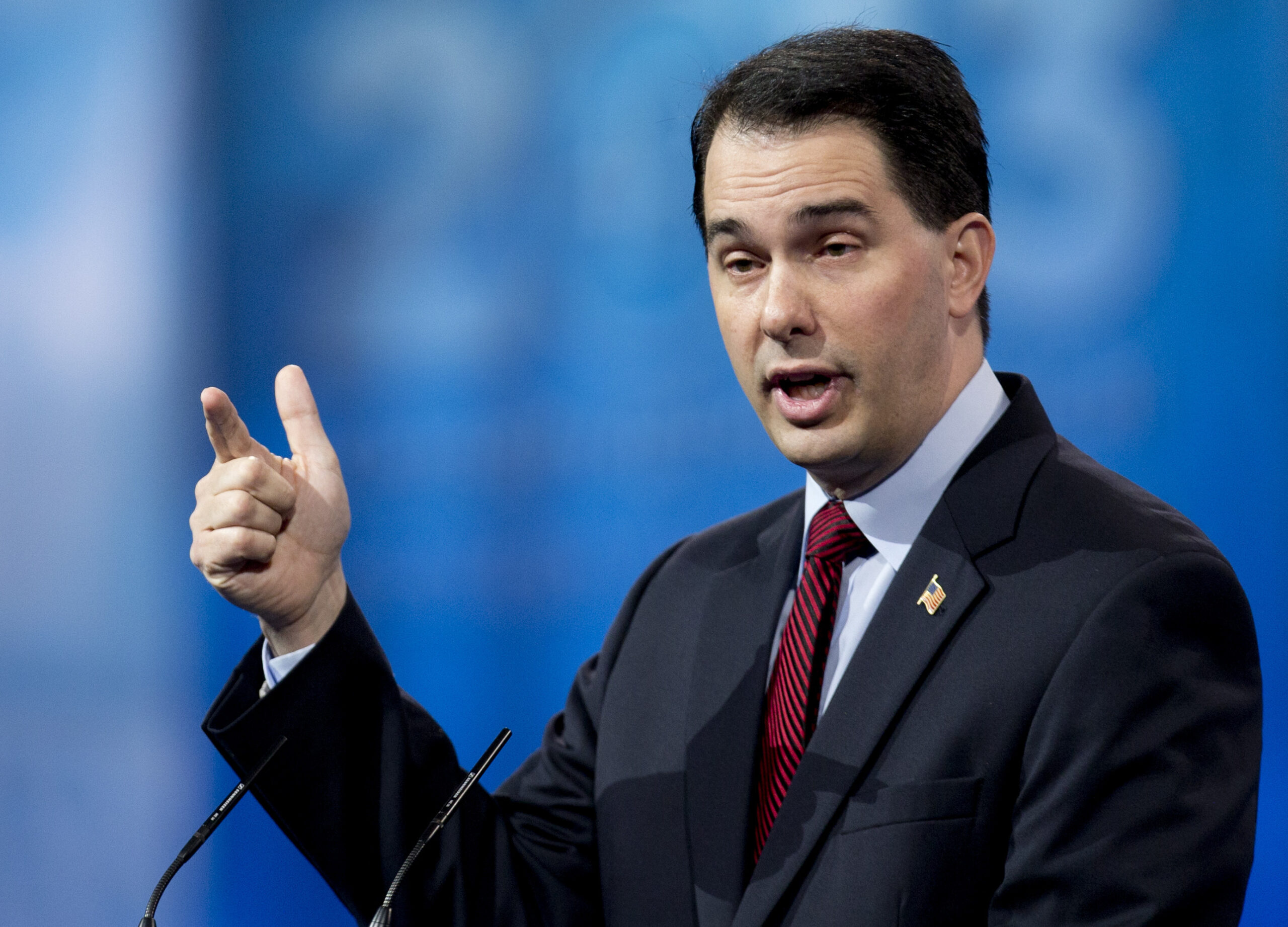 Scott Walker delays Medicaid change due to Obamacare rollout problems