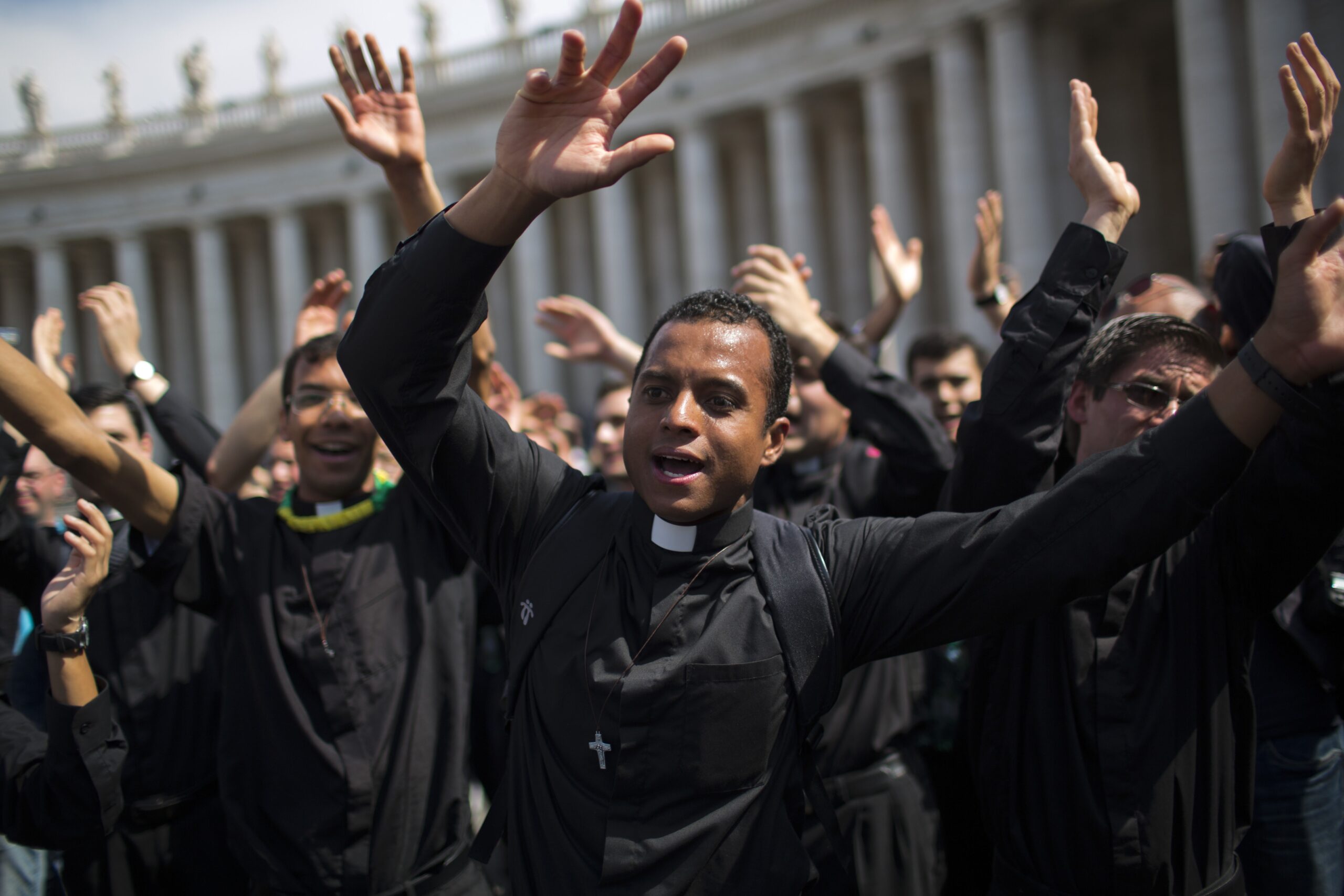 Benedict to join in double sainthood ceremony