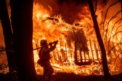 PG&E plans bankruptcy as California wildfire liabilities mount