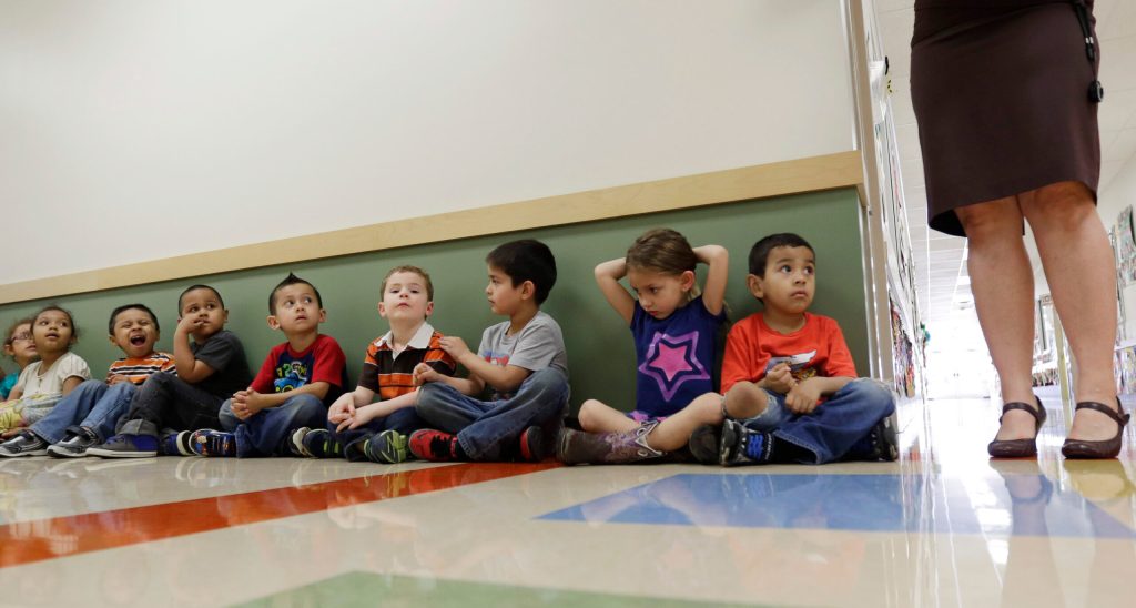 Shaky coalition pushes for No Child Left Behind replacement