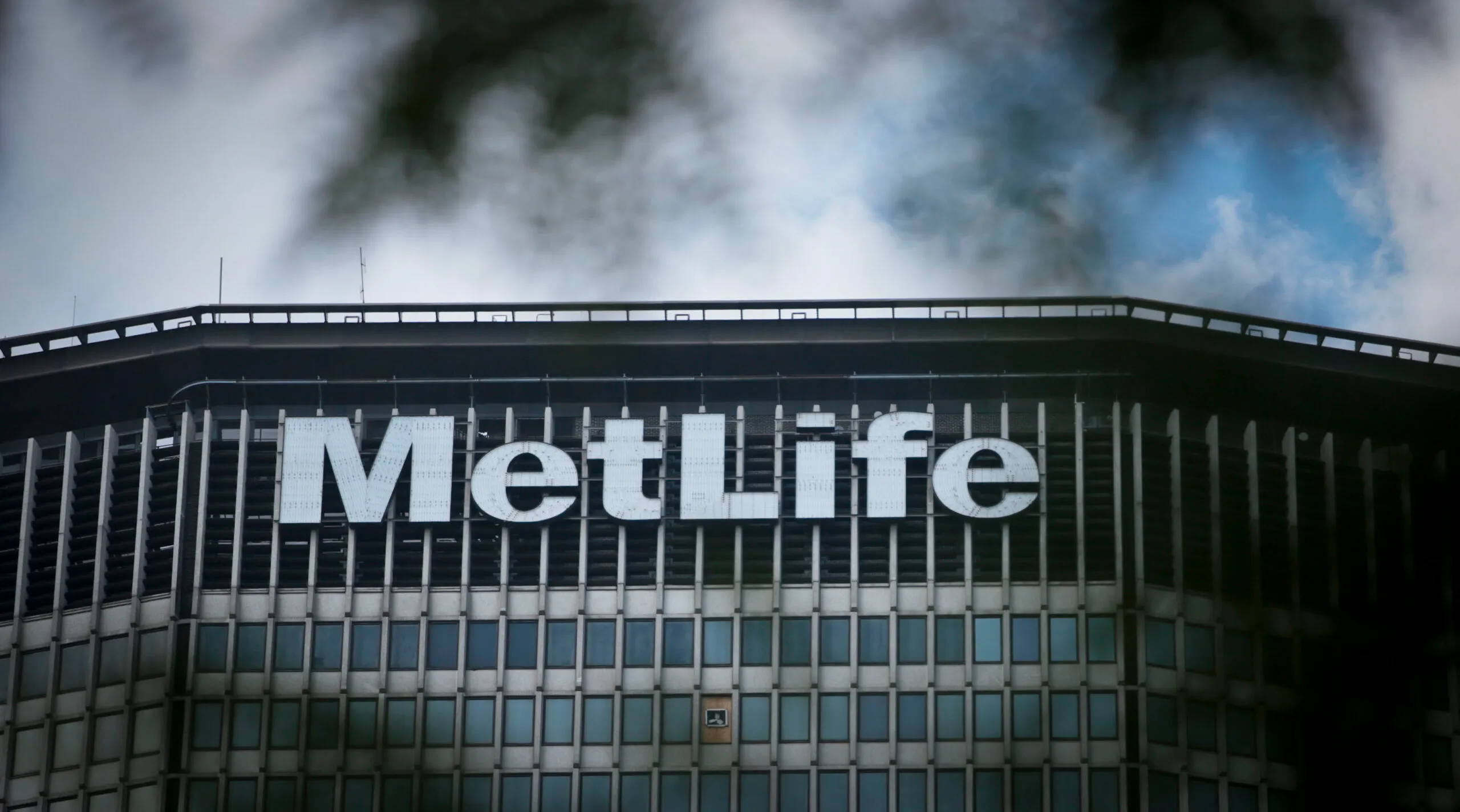 MetLife named ‘systemically important,’ faces big bank-style regulation