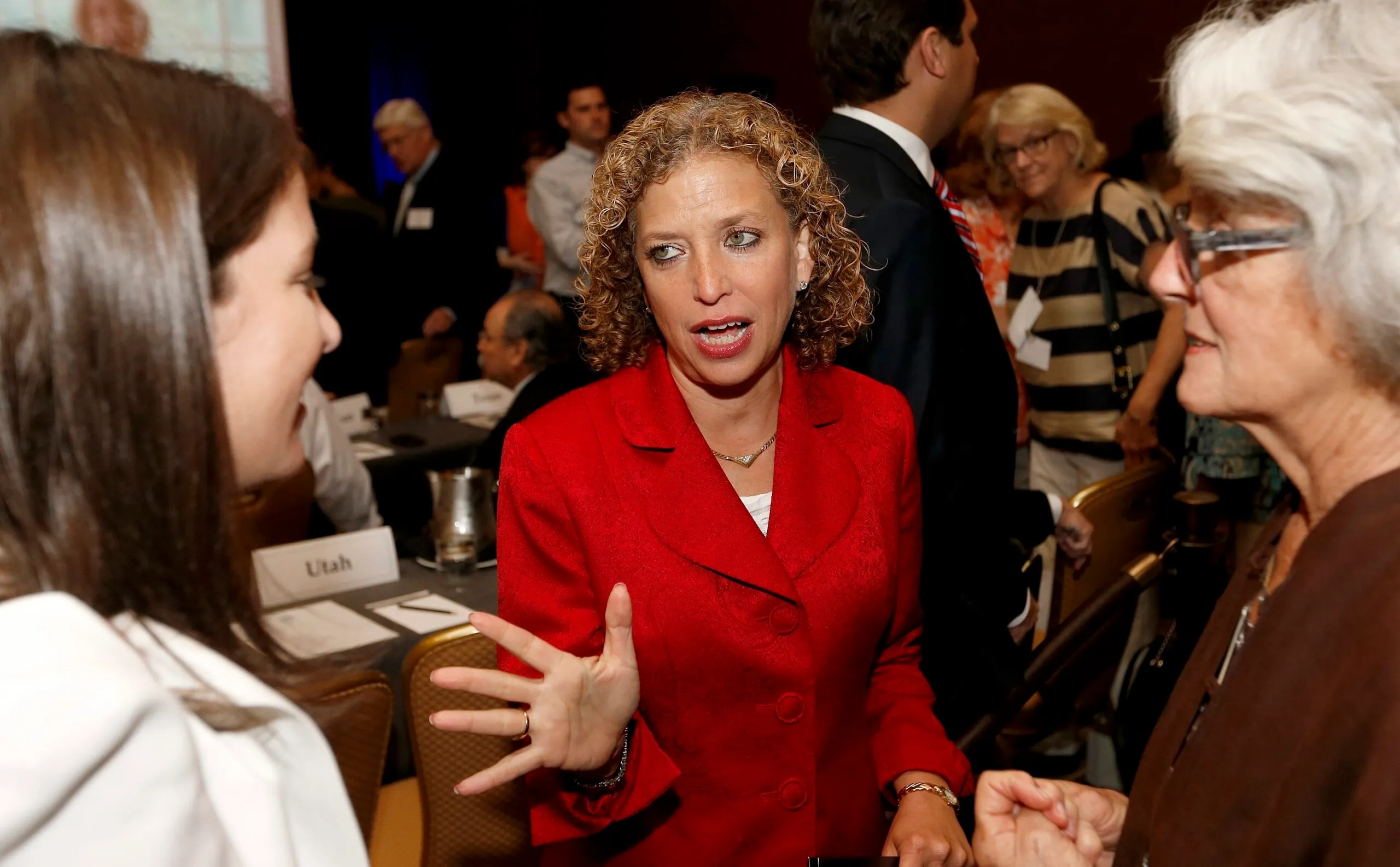 Debbie Wasserman Schultz won’t say if she backs individual mandate delay if Healthcare.gov isn’t fixed by March 2014